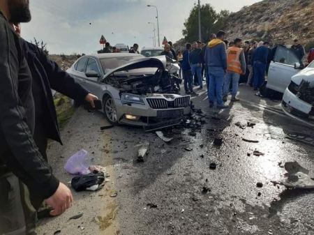 مصرع امرأة وطفلة بحادث سير شمال الخليل